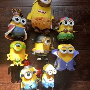 Funko PoP! Animation-6,Plush Minion-1, McDonald's 2013 Shake
Noise Minion-1